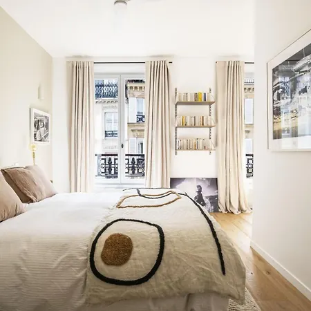 Luxurious Parisian Style In Pi Parijs